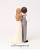 Figura para tarta de novios abrazados. con referencia MOP-Y841 y un precio de 27,42 € de la sección figura de tarta de boda