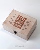 Cofre de madera con mensaje navideño personalizable. con referencia MOP-NW1613 y un precio de 31,15 € de la sección Regalos y...