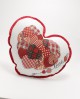 Cojín de corazón de patchwork con referencia ART-1001 y un precio de 12,95 € de la sección Regalos para enamorados