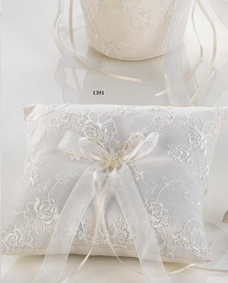 Cojín con bordado de flores para alianzas. con referencia DOP-1391 y un precio de 10,74 € de la sección Detalles para bodas